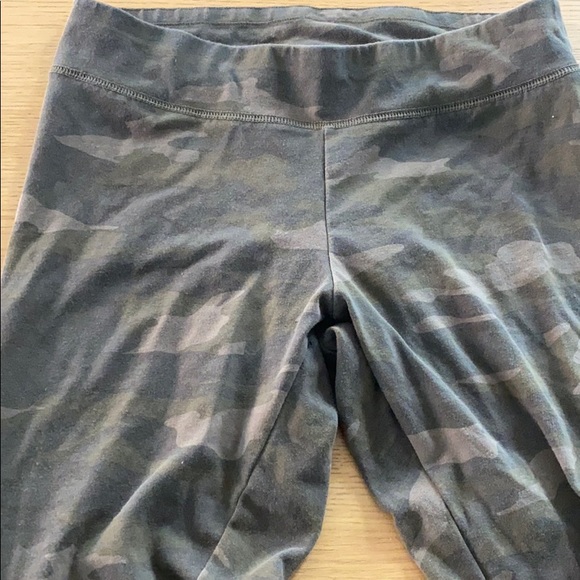 Camo leggings !2 for $20! - Picture 2 of 2
